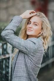 Isabella V.